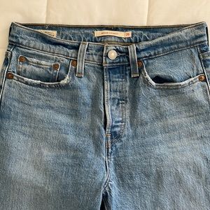 Levi’s wedgie straight jean, size 26.